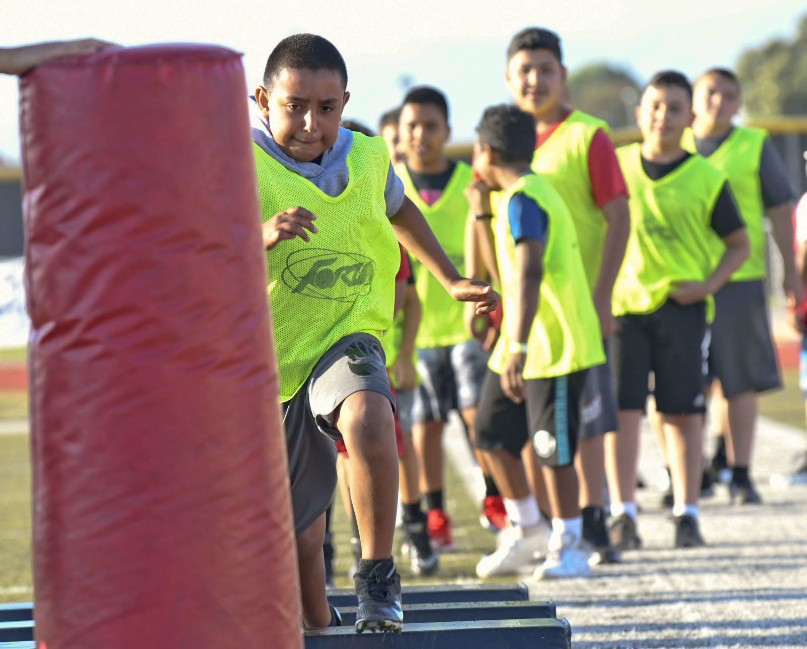 072919 SM youth football camp 11.jpg